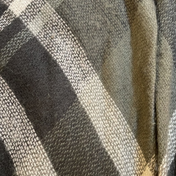 MixIt Grey and white poncho - Picture 3 of 5